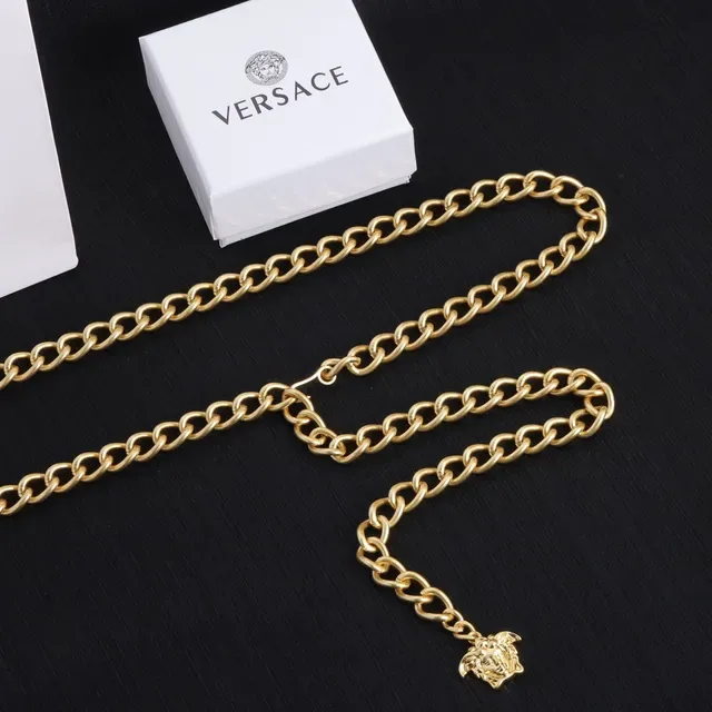 Versace Chain Reaction Collar de tono dorado con cabeza de Medusa 5