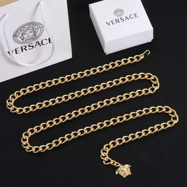 Versace Chain Reaction Collar de tono dorado con cabeza de Medusa 6