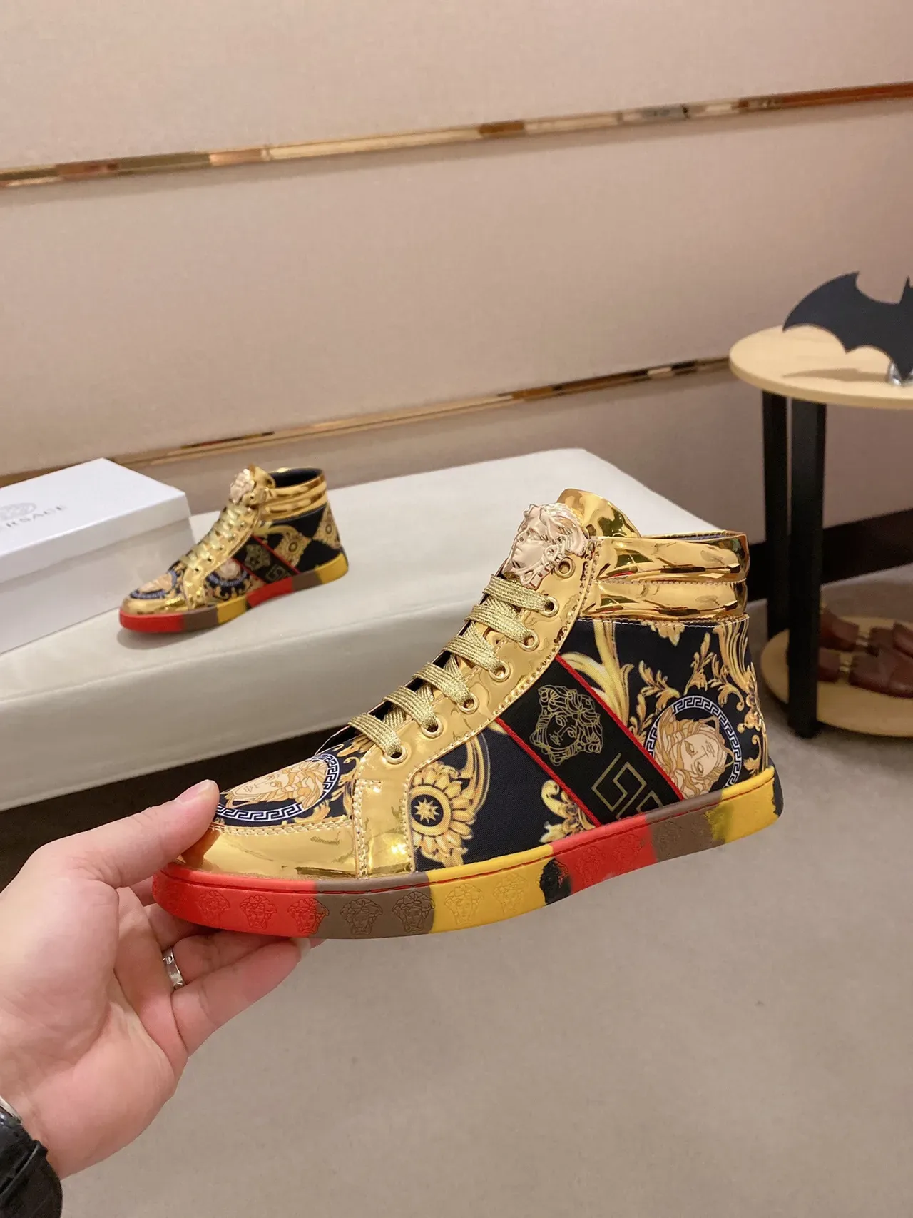 Versace Chain Reaction Tênis Lifestyle Ouro metálico Estampa barroca 8