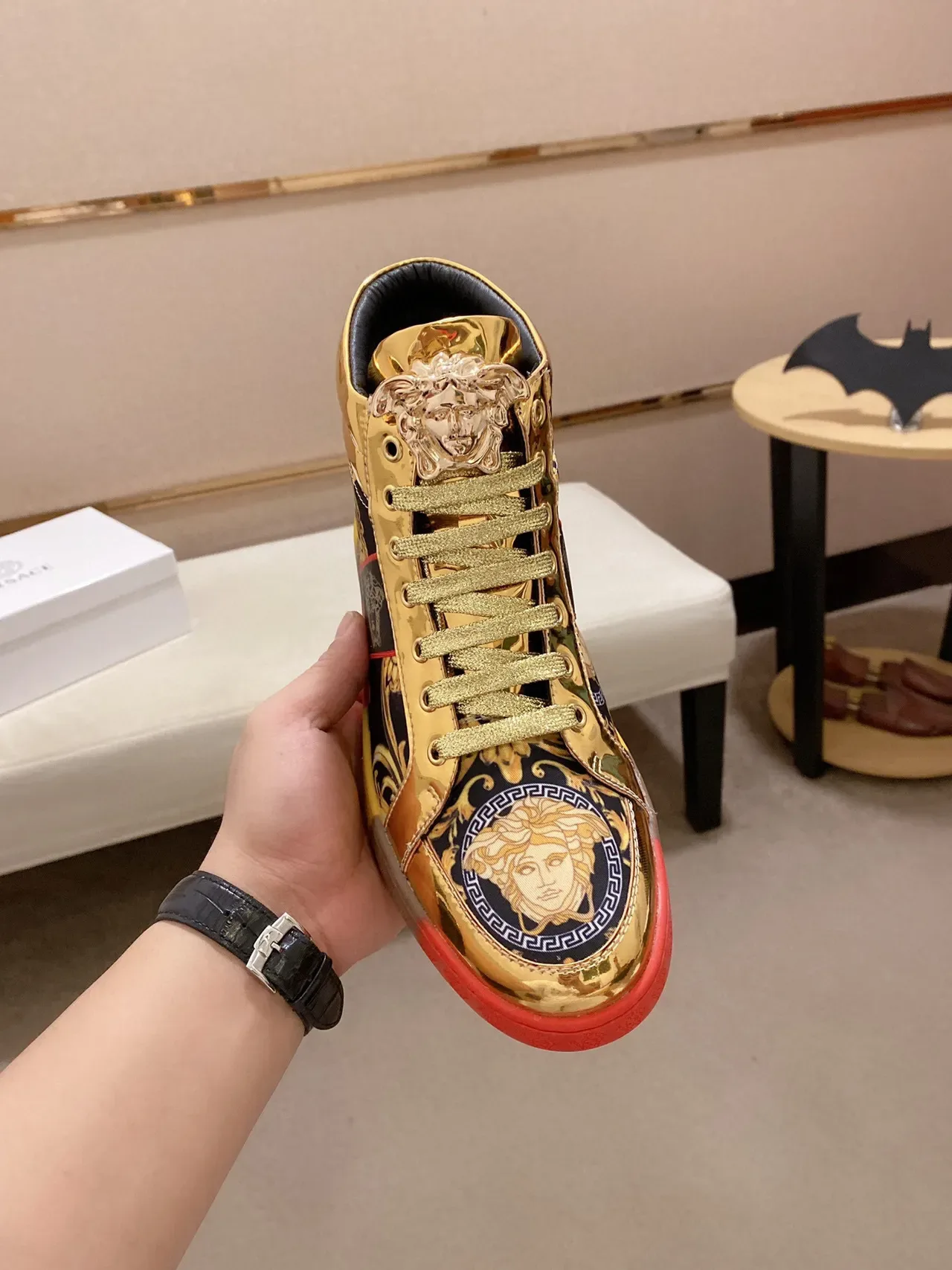 Versace Chain Reaction Tênis Lifestyle Ouro metálico Estampa barroca 9