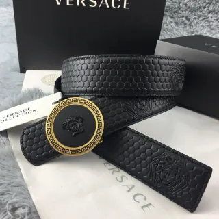 Versace Greca Odissea 黑色六边形压纹皮带