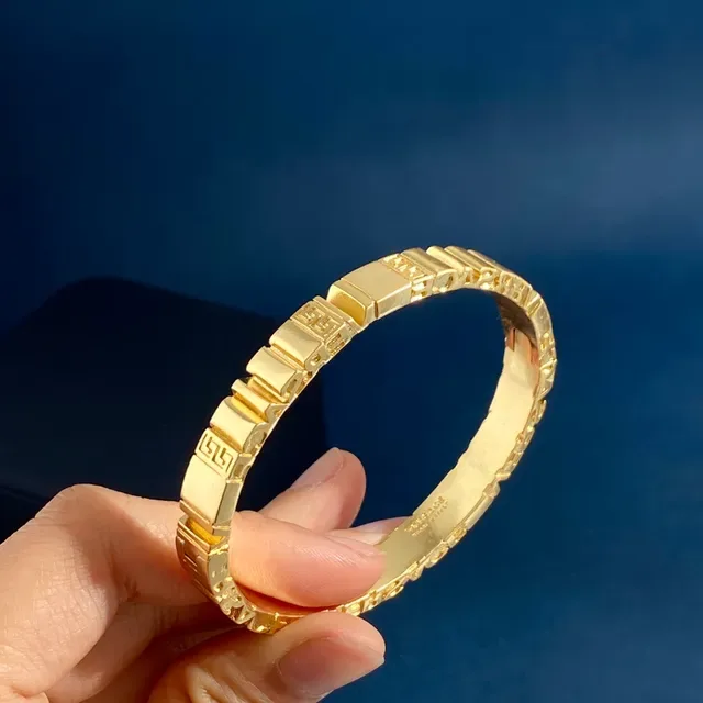 Versace Greca Odissea সোনালি খোদাই করা লোগো ব্যাংগেল ব্রেসলেট 3