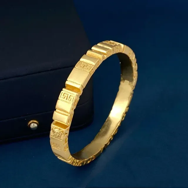 Versace Greca Odissea সোনালি খোদাই করা লোগো ব্যাংগেল ব্রেসলেট 6