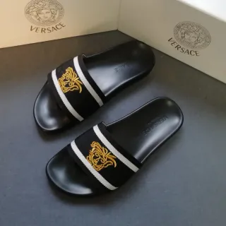 Versace Medusa 刺绣条纹拖鞋