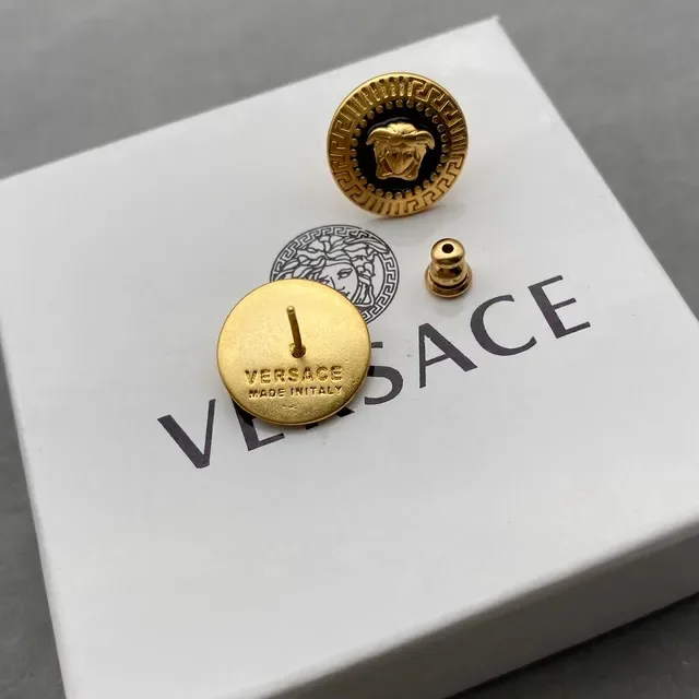 Versace Medusa গোল্ড টোন কালো এনামেল স্টাড কানের দুল 6