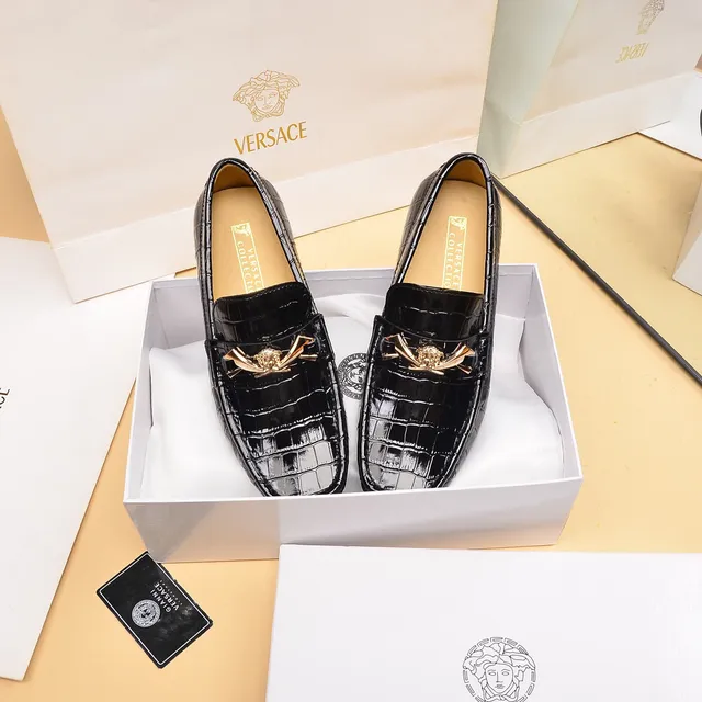 Versace Medusa Horsebit Loafer حذاء لوفر جلد أسود لامع مطبوع تمساح 8