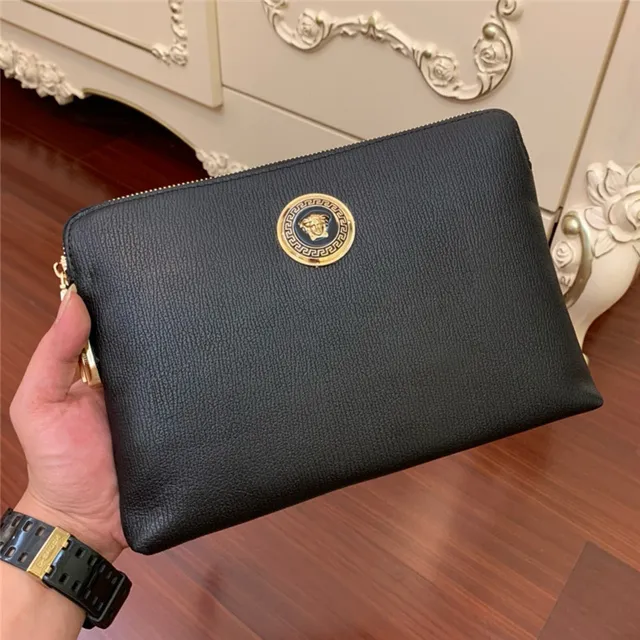 Versace Medusa Medallion Pochette de cuir texturisé noir et or 8