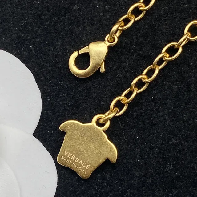 قلادة Versace Odissea Greca مفتاح ميدوسا عملة 4