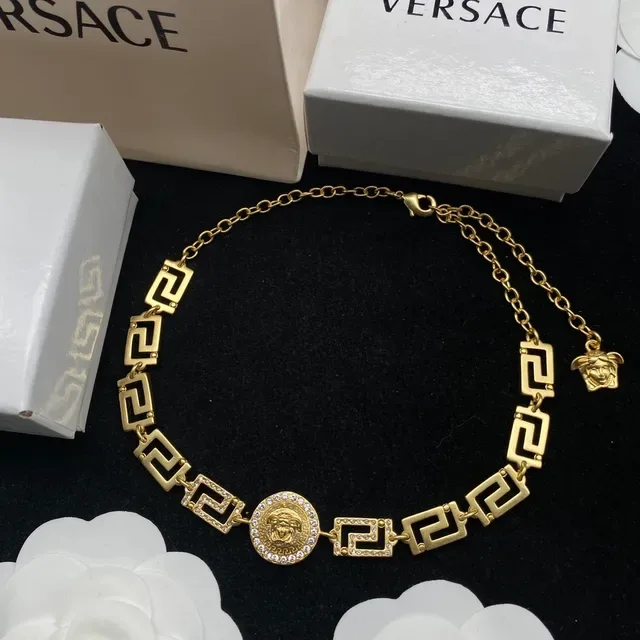 قلادة Versace Odissea Greca مفتاح ميدوسا عملة 5
