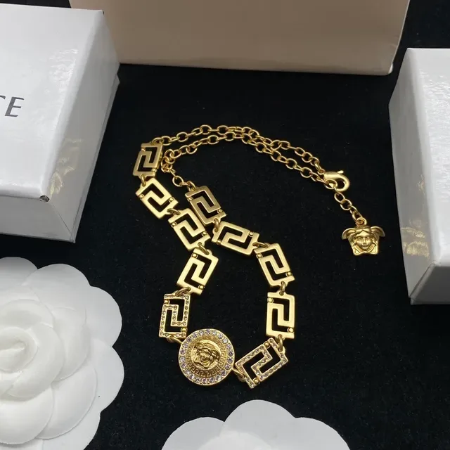 قلادة Versace Odissea Greca مفتاح ميدوسا عملة 7