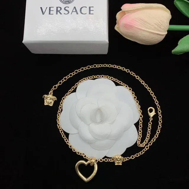 Versace Odissea Plata Dorado Colgante en Forma de Corazón Abierto Borde de Clave Griega Collar 2