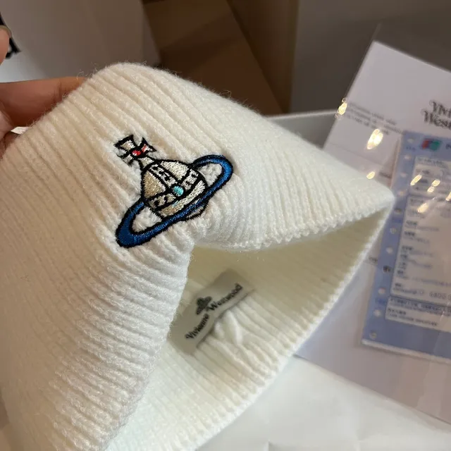 Vivienne Westwood Orb Beige Azul Gorro de tricot acanalado con puño plegado 4