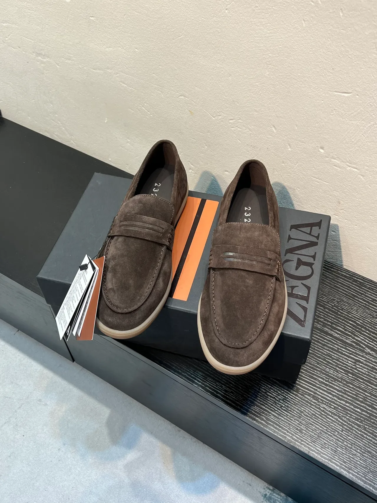 Zegna 棕米色麂皮鞋面搭扣便士乐福鞋 2
