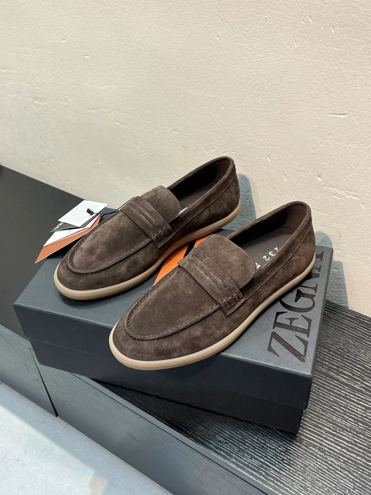 Zegna 棕米色麂皮鞋面搭扣便士乐福鞋 3