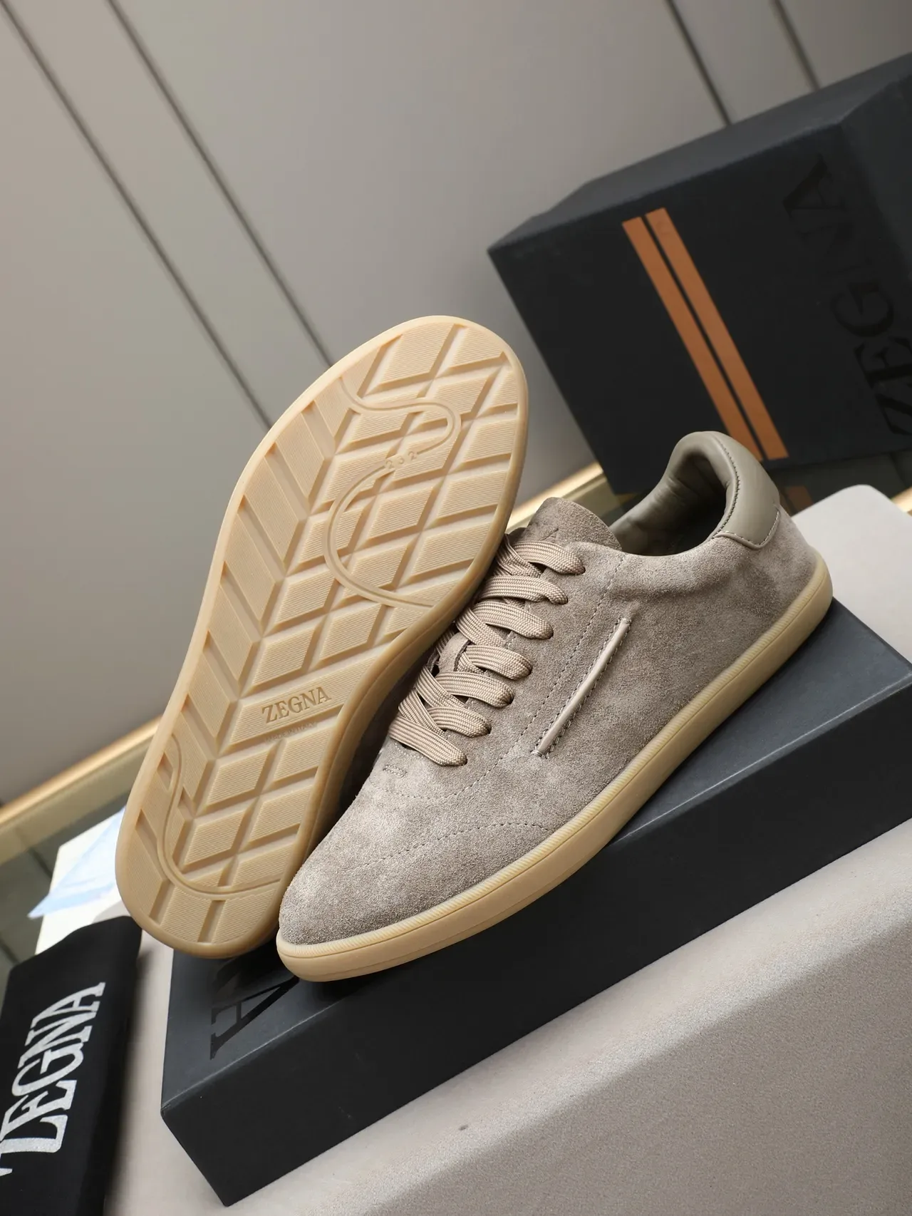 Zegna Tênis de Camurça Low-Top Sola de Goma 4