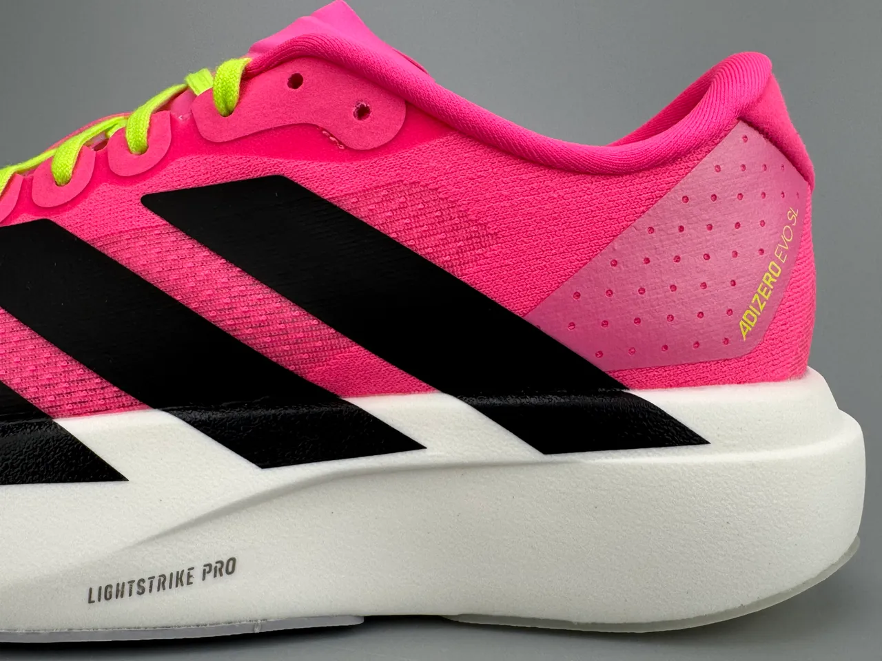 Adidas Adizero Evo 2 أحذية جري وردي نيون أصفر أسود 3