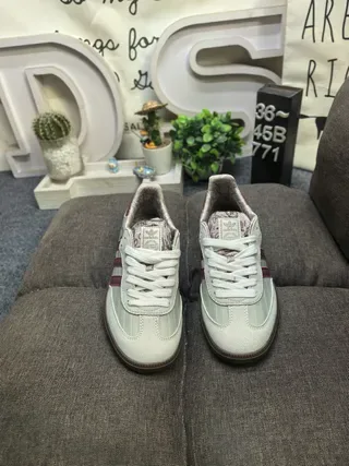 Adidas Sneakers lifestyle beige bordeaux low-top cupsole 10