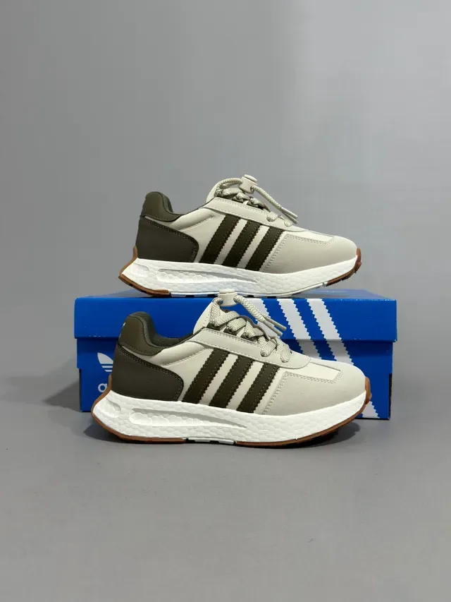 Adidas Beige Rojo Retro Runner Silueta Tres Rayas Panel Lateral Lifestyle Sneakers 15