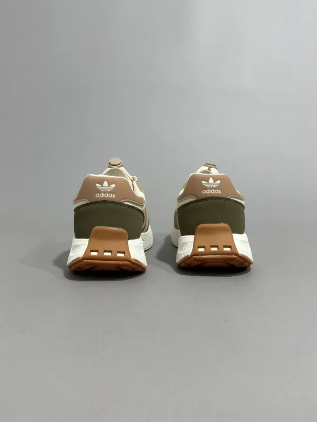Adidas Beige Rojo Retro Runner Silueta Tres Rayas Panel Lateral Lifestyle Sneakers 20