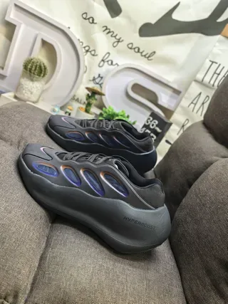 Adidas 黑蓝 雕塑 单体中底 非对称窗口切口 生活方式运动鞋 7