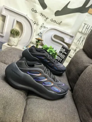 Adidas 黑蓝 雕塑 单体中底 非对称窗口切口 生活方式运动鞋 9