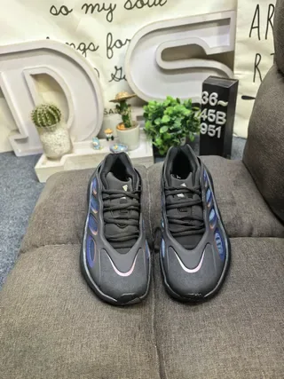 Adidas 黑蓝 雕塑 单体中底 非对称窗口切口 生活方式运动鞋 10