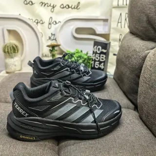 Adidas أسود رمادي شبكة وتراكب اصطناعي لوحة جانبية ثلاث خطوط حذاء أسلوب حياة