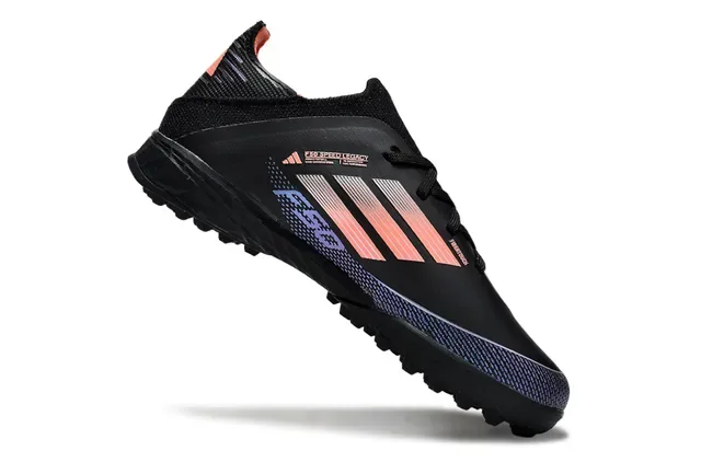 Adidas Chuteira low-cut preto laranja com upper de knit, detalhes de listras gradientes para grama artificial 3