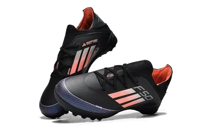 Adidas Chuteira low-cut preto laranja com upper de knit, detalhes de listras gradientes para grama artificial 8