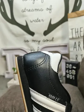 Adidas أسود أبيض بدون أحزمة سهل الارتداء مبطن فام أحذية كرة قدم داخلية 3