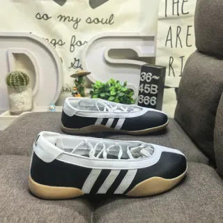 Adidas أسود أبيض منخفضة التوب جلدية وسينثيتيك علوية نمط الحياة أحذية رياضية