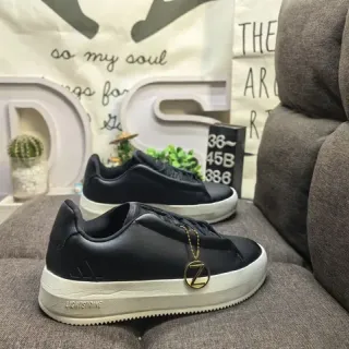 Adidas Noir Blanc Basse Surface Lisse Sneakers Lifestyle