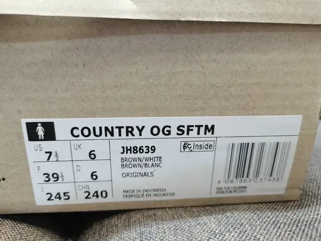 Adidas Marrón Beige Zapatillas Lifestyle de Bajo con Upper de Ante y Nubuck 2