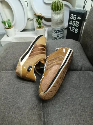 Adidas Marrón Beige Zapatillas Lifestyle de Bajo con Upper de Ante y Nubuck 6
