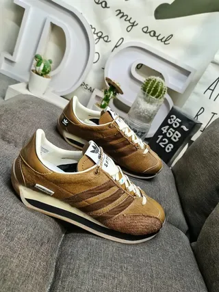 Adidas Marrón Beige Zapatillas Lifestyle de Bajo con Upper de Ante y Nubuck 9