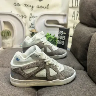 أديداس حذاء بني أبيض لوتوب سويد-ميش هجين lifestyle sneakers