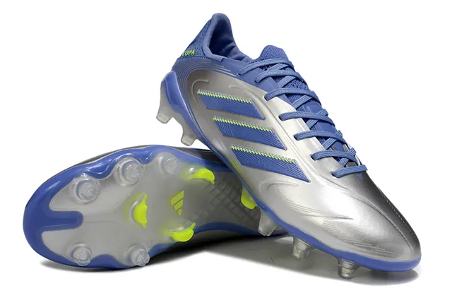 Adidas Copa Sapatos de futebol com upper sintético prata azul metálico com sobreposições de três listras para gramado firme 4