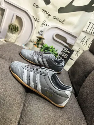 Adidas Gris Beige Low-Top Leather Upper sneakers lifestyle 7