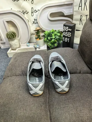 Adidas Gris Beige Low-Top Leather Upper sneakers lifestyle 8