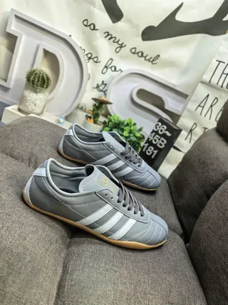 Adidas Gris Beige Low-Top Leather Upper sneakers lifestyle 9