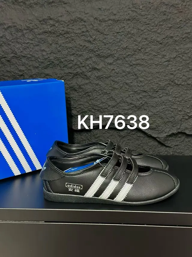 Adidas Mary Jane فضي أبيض معدني جلد اصطناعي أعلى ثلاث أحزمة Velcro Mary Jane أحذية 5