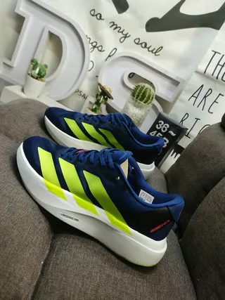 Adidas 海军蓝黄色低帮网面跑鞋 7