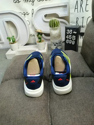 Adidas 海军蓝黄色低帮网面跑鞋 8