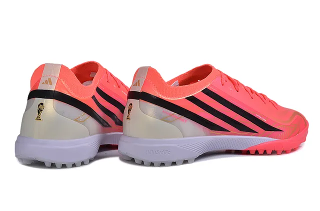 Adidas tênis de futebol turf rosa e preto de corte baixo com upper sintético 5