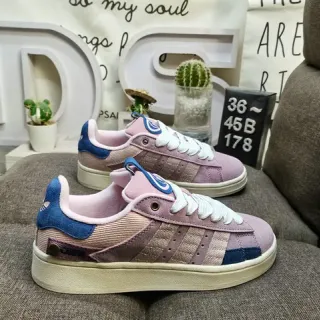 أديداس أحذية رياضية أسلوب حياة وردي وأزرق low-top مع الجزء العلوي من النسيج بتقنية patchwork