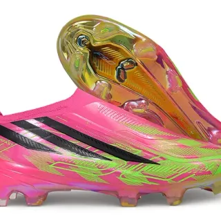 Adidas Chaussures de football rose et vert, basse, upper chaussette, overlay holographique iridescent, semelle pour terrain ferme