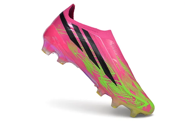 Adidas Chaussures de football rose et vert, basse, upper chaussette, overlay holographique iridescent, semelle pour terrain ferme 11