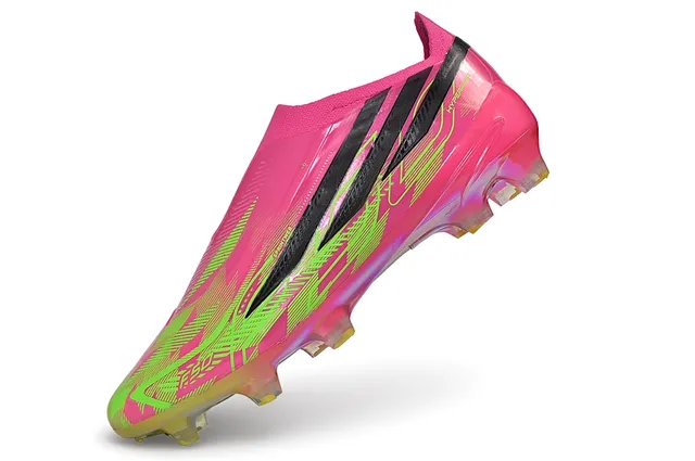 Adidas Chaussures de football rose et vert, basse, upper chaussette, overlay holographique iridescent, semelle pour terrain ferme 12
