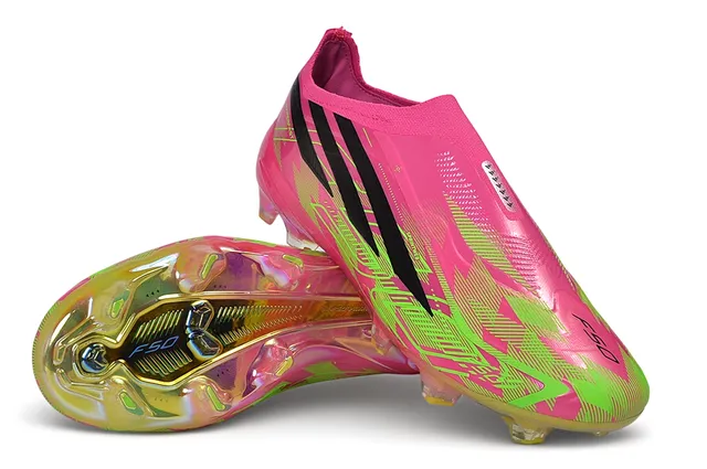 Adidas Chaussures de football rose et vert, basse, upper chaussette, overlay holographique iridescent, semelle pour terrain ferme 13