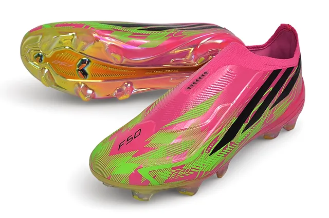 Adidas Chaussures de football rose et vert, basse, upper chaussette, overlay holographique iridescent, semelle pour terrain ferme 14
